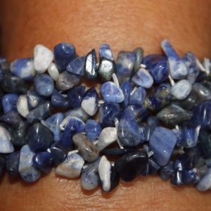 STUNNING MULTI COLOR BLUE ELASTIC BRACELET